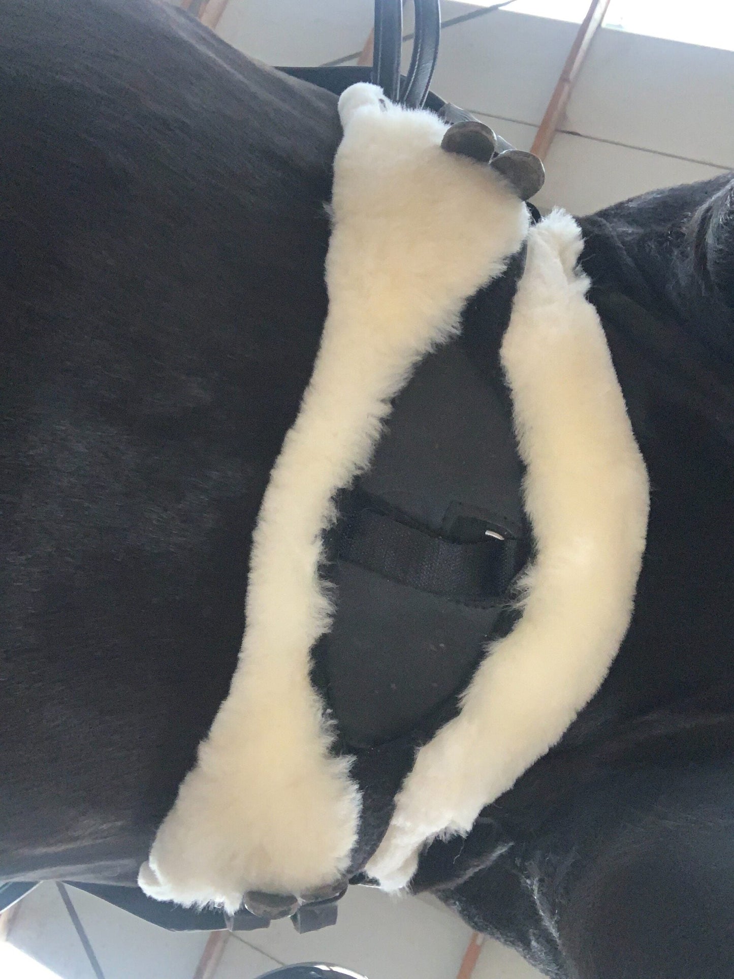 EDIX crescent girthcover of Merino sheepskin