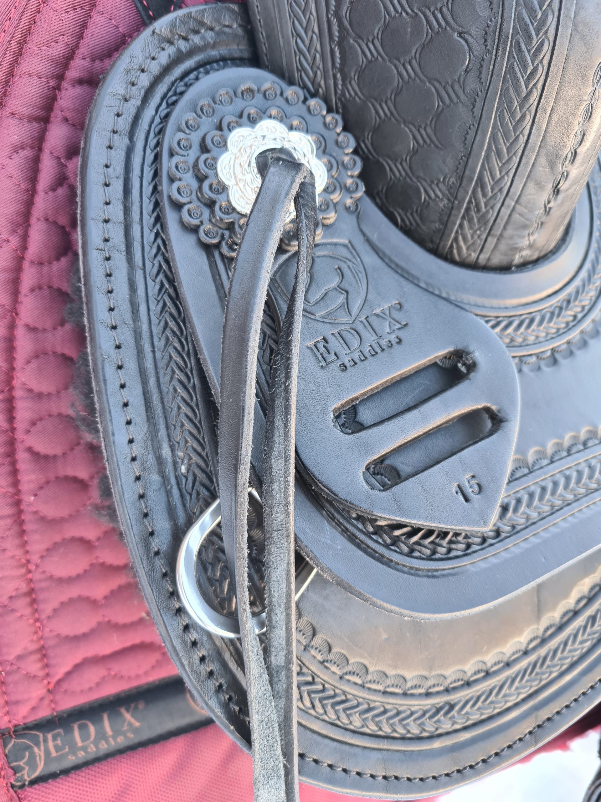 EDIX Django treeless Western saddle